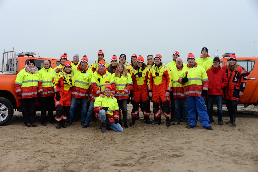 ../Images/Nieuwjaarsduik Noordwijk 2020 003.jpg